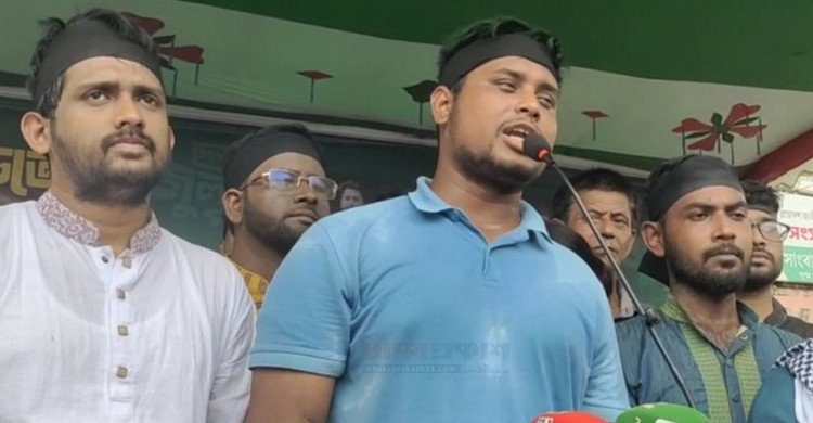 বেতন-ভাতা ফেরত দিয়ে স্বাস্থ্য উপদেষ্টাকে পদত্যাগ করতে হবে: হাসনাত আবদুল্লাহ